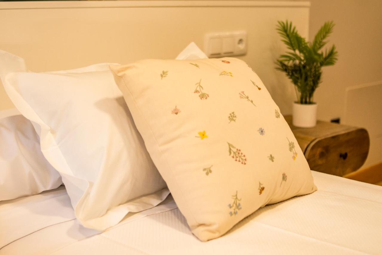 Hostal Nomade Santiago ซานติอาโก เด กอมโปสเตลา ภายนอก รูปภาพ
